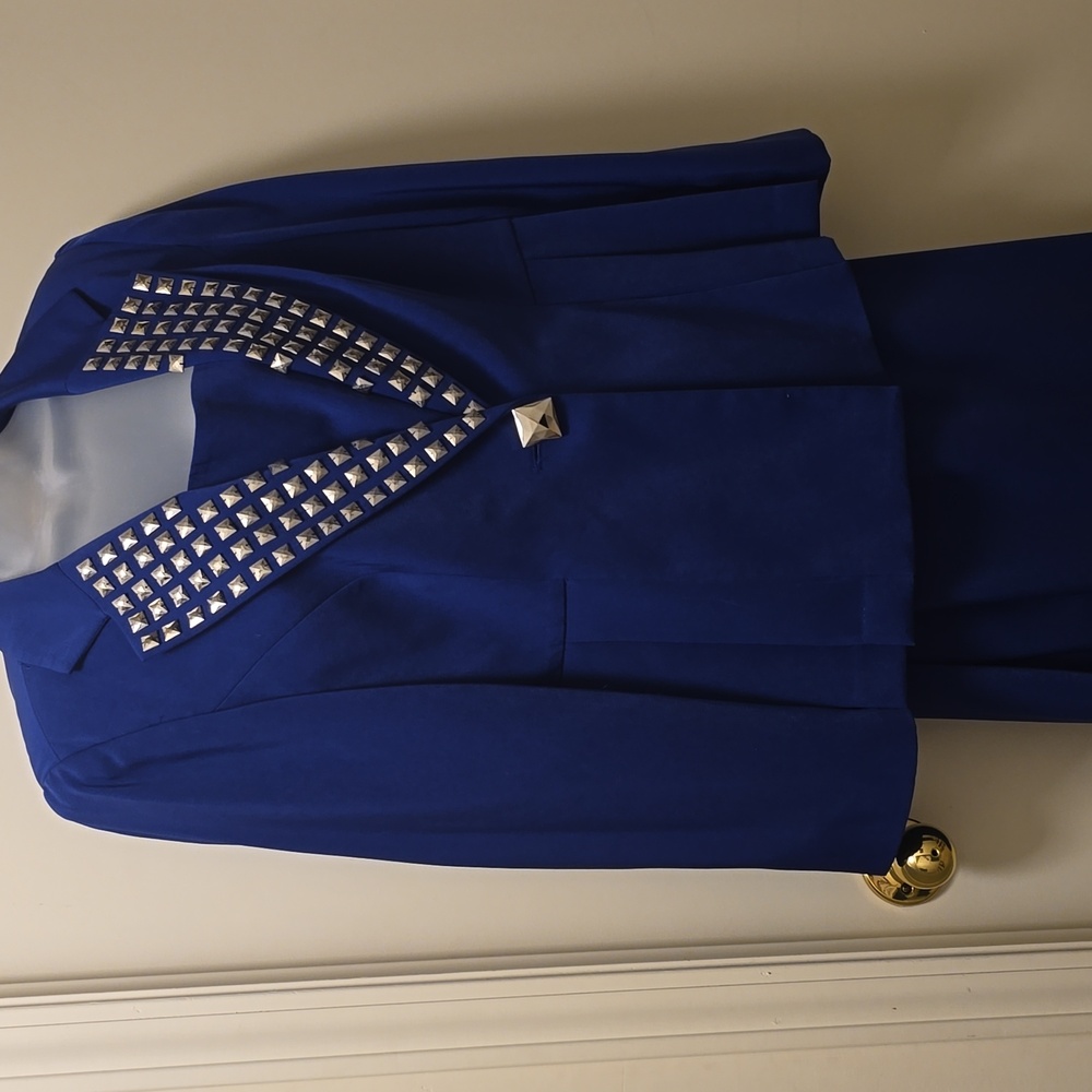 Elegant Blue Women's Skirt/Jacket Set with Silver Accents